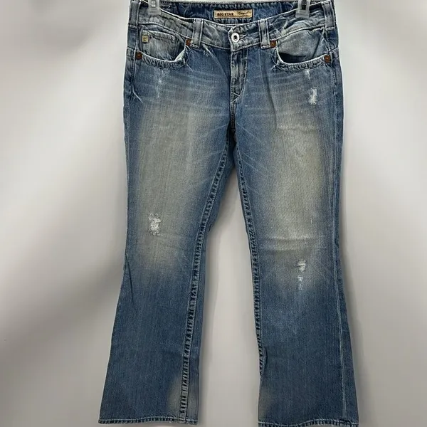 Big Star Casey K low rise fit size 30 short distressed - Image 2