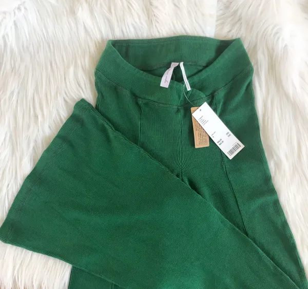 out from under Lola v-front lounge green pants, brand new with tag - Image 7