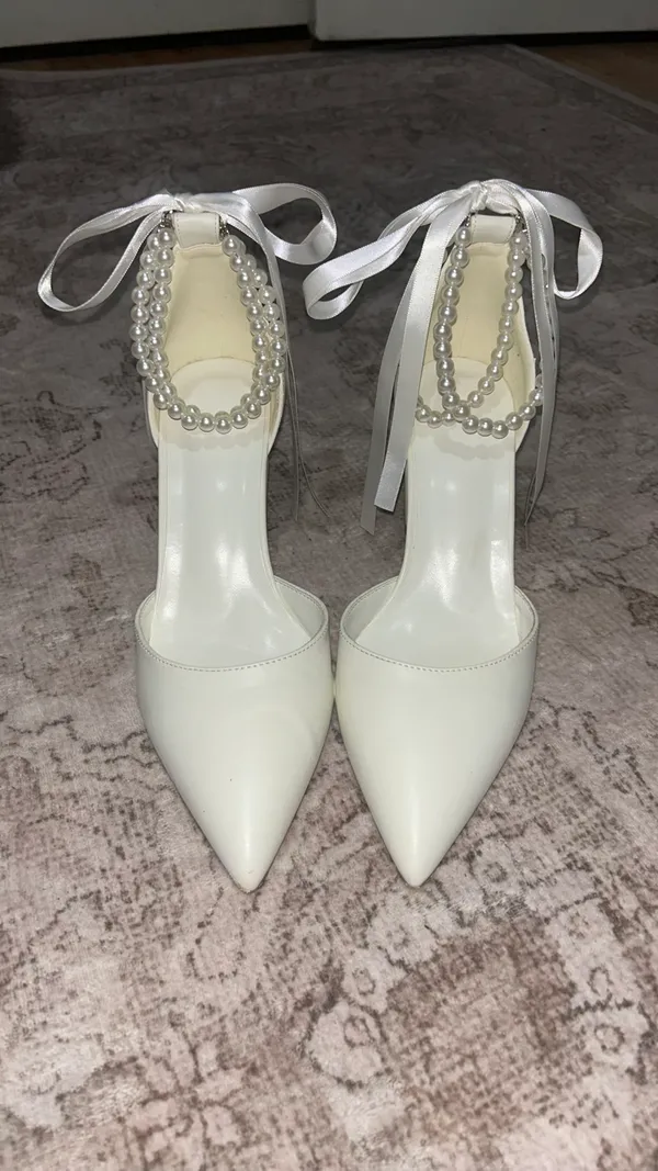 Perfect Bridal Heels White Size 8 - Image 3