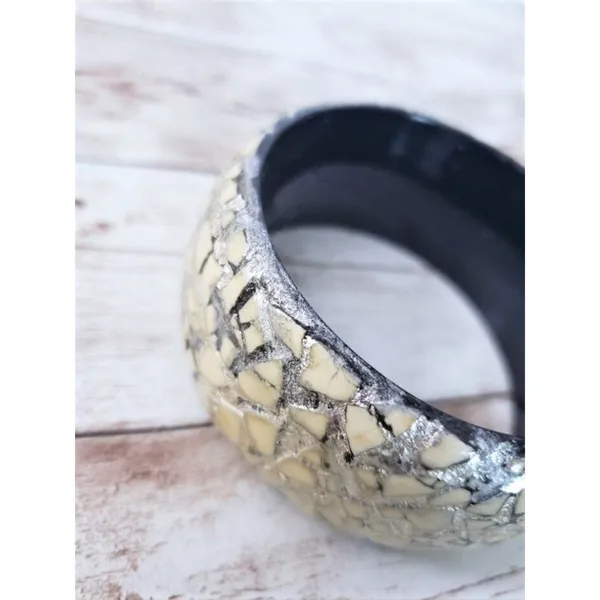 Vintage Bracelet - Dark Cream & Silver Tone Crackled Design (Damaged) - Image 3