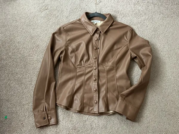 Heartloom Delancey Top In Coco-Faux Leather- Sz Small - Image 7
