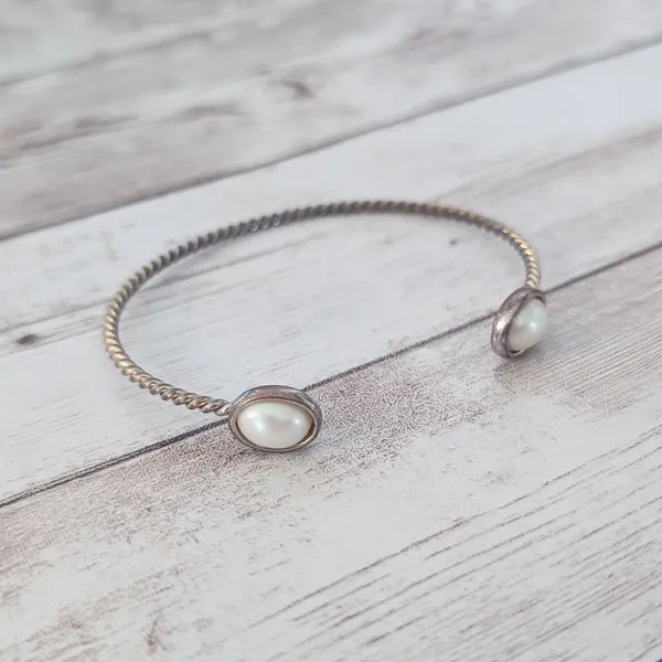 Vintage Bracelet with Faux Pearls - Heavy Tarnish/Discoloration - Image 2