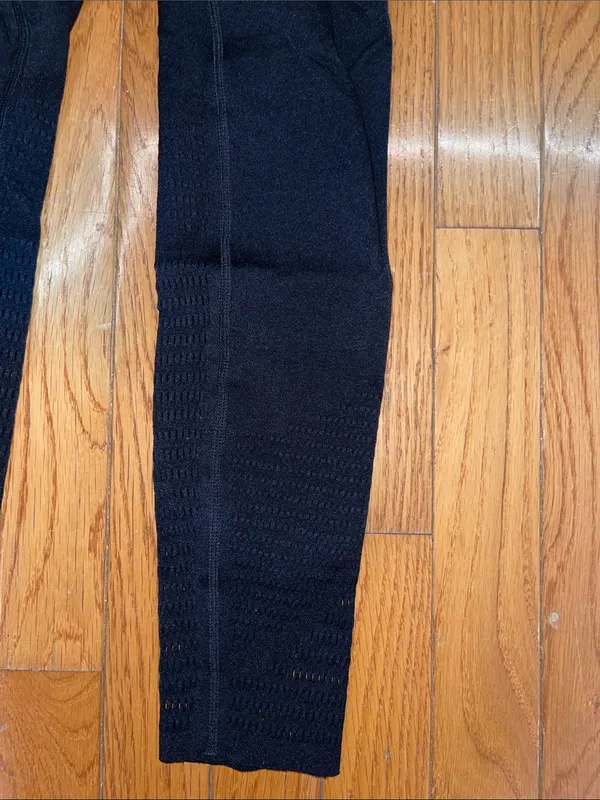 Fabletics Black Cut - Image 2