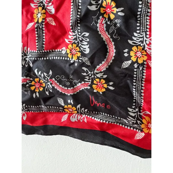 American Vintage VERA NEUMANN Vintage 60s 70s 100% Silk Red Black Floral Signed Square Scarf - Image 5