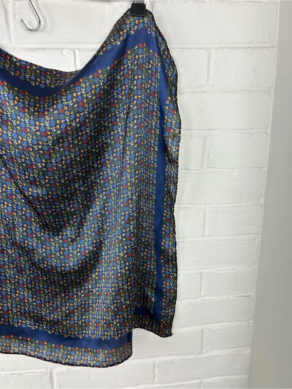 Vintage Floral Print Square Scarf - Image 5