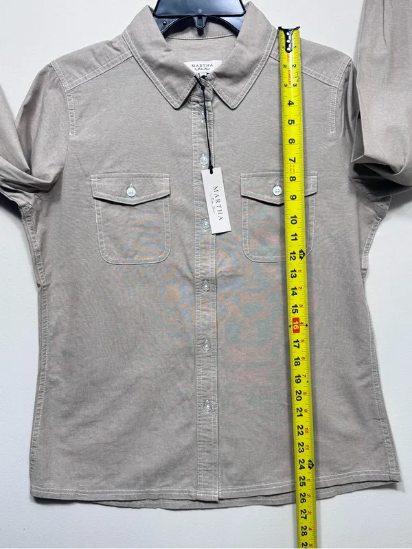 Martha Stewart The 2-pocket jean buttom-up shirt NWT size medium - Image 2