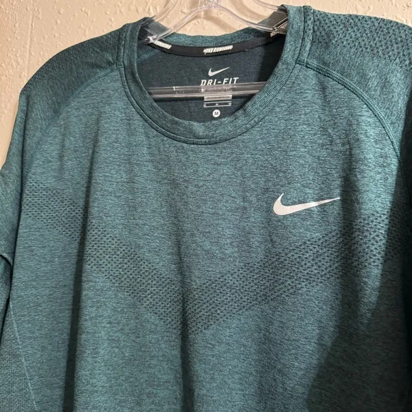 Nike Dri-Fit Long-sleeve Shirt - Image 6
