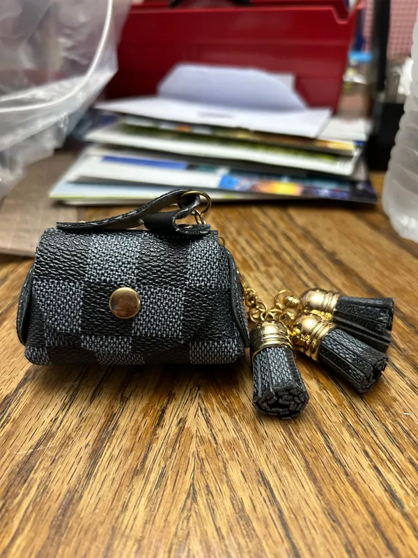 Mini black purse keychain Size undefined - Image 2