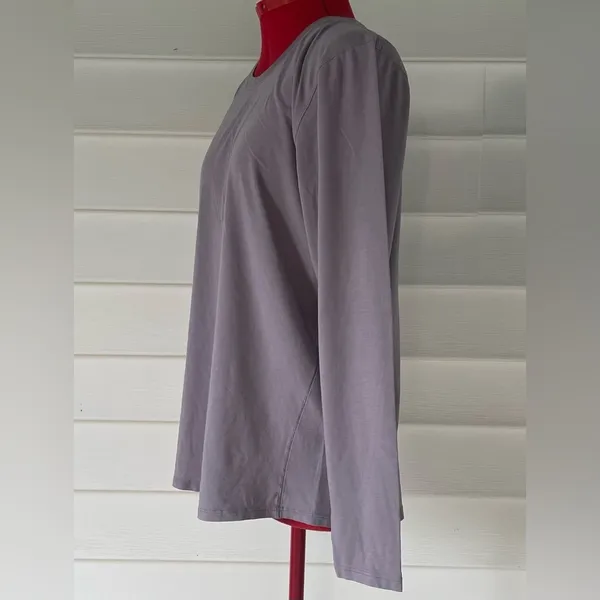 lululemon athletica Gray Long Sleeve Top Sz 12 - Image 3