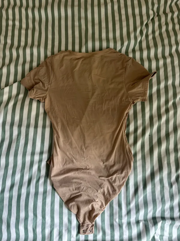 SKIMS Bodysuit - Image 4