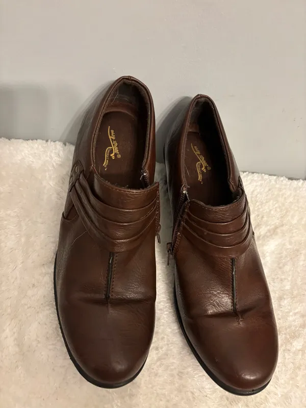 Easy Street Comfort Wave Slip-On Sz.9.5 - Image 2