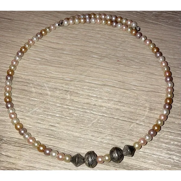 Multicolor pearl style beaded choker necklace - Image 2