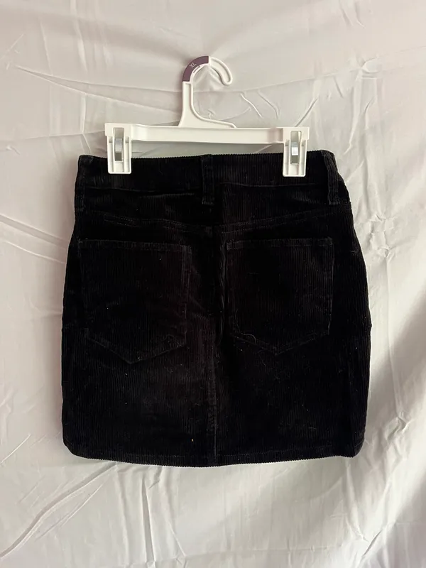 Kohl’s Black Zip Up Skirt - Image 3