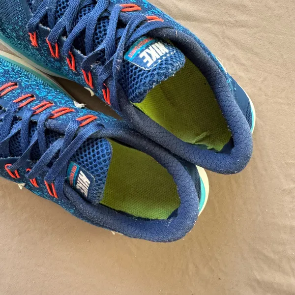 Nike Free Run Distance Running Sneakers - Image 14