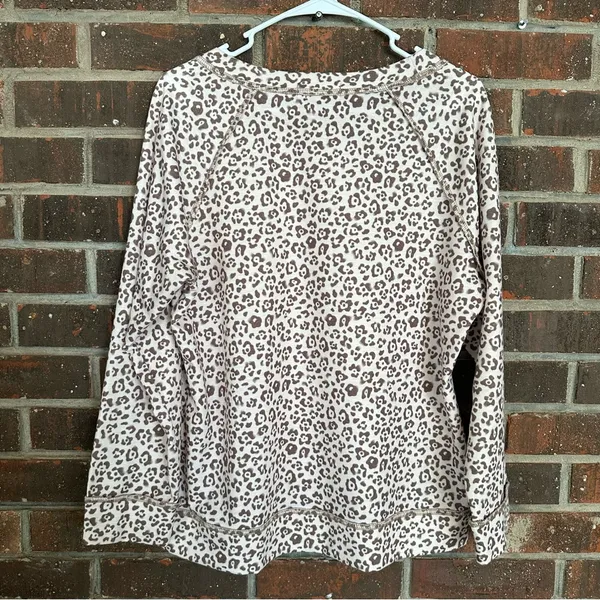 Women’s Cream & Brown Belinda Leopard Print Long Sleeve Top - Image 4