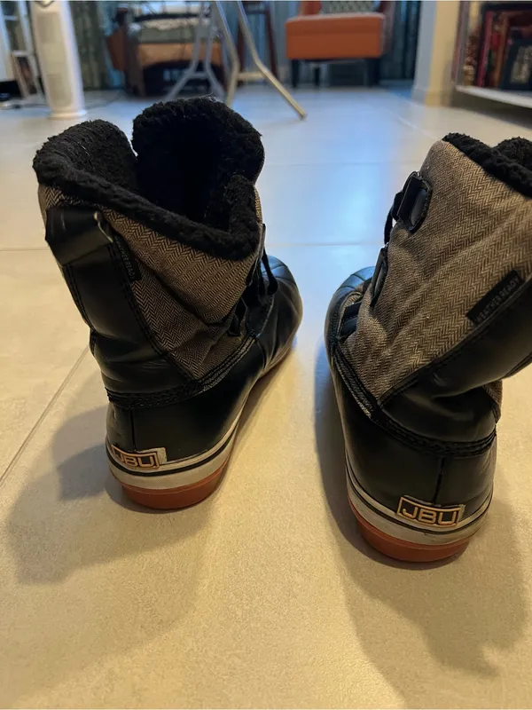 Women’s JMU Black Lace-Up Waterproof Duck Boots. Size 10 - Image 6