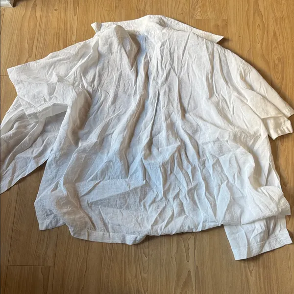 Zara Crisp White Button-Up Blouse - Image 3