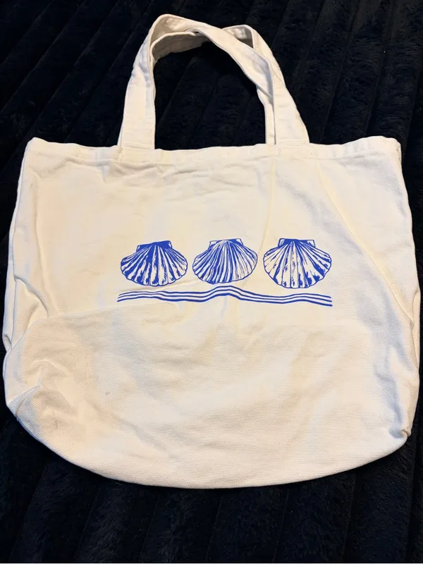 Canvas Shell Tote Bag in White with Blue Print - Image 2