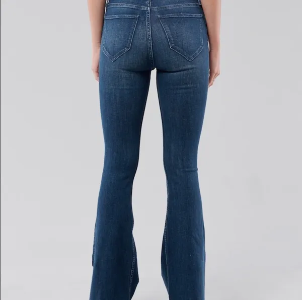 Hollister high rise flare jeans - Image 4