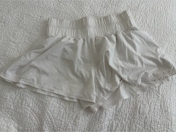 Aritzia golden lined shorts White Size 2 - Image 2