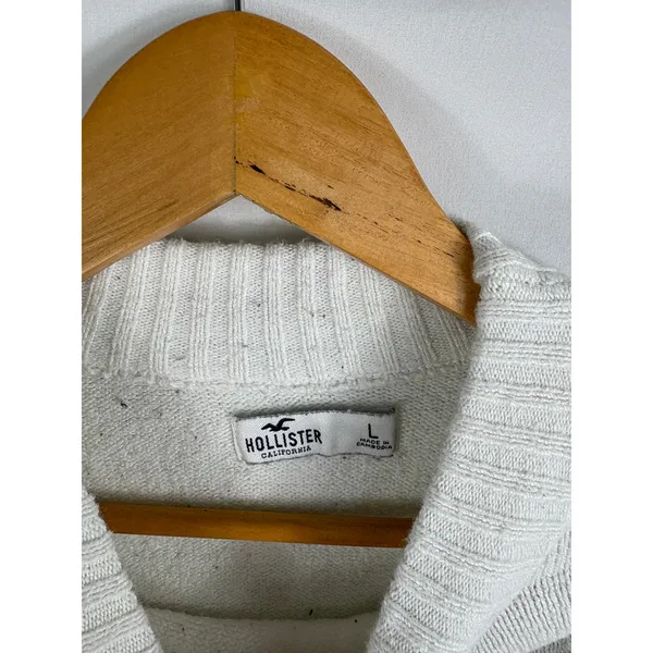 Hollister Patterned Front Crop Sweater White Size Large - Image 2