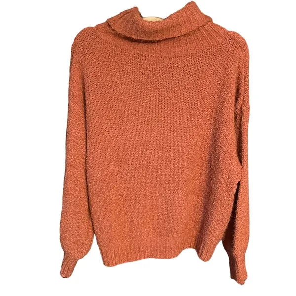 White Closet Cowl Neck Chenille Sweater Size M/L - Image 4