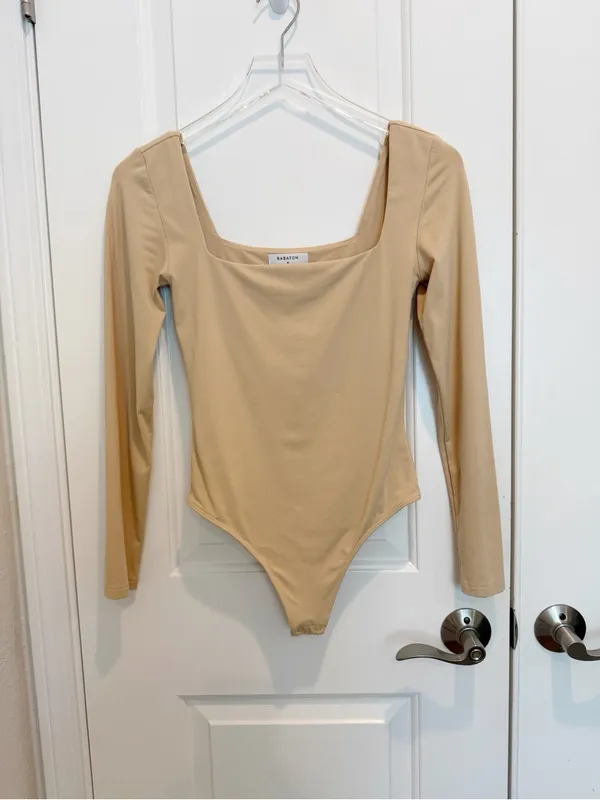 ARITZIA BABATON‎ Contour Square Neck Long sleeve Bodysuit in Nude Beige Medium - Image 3