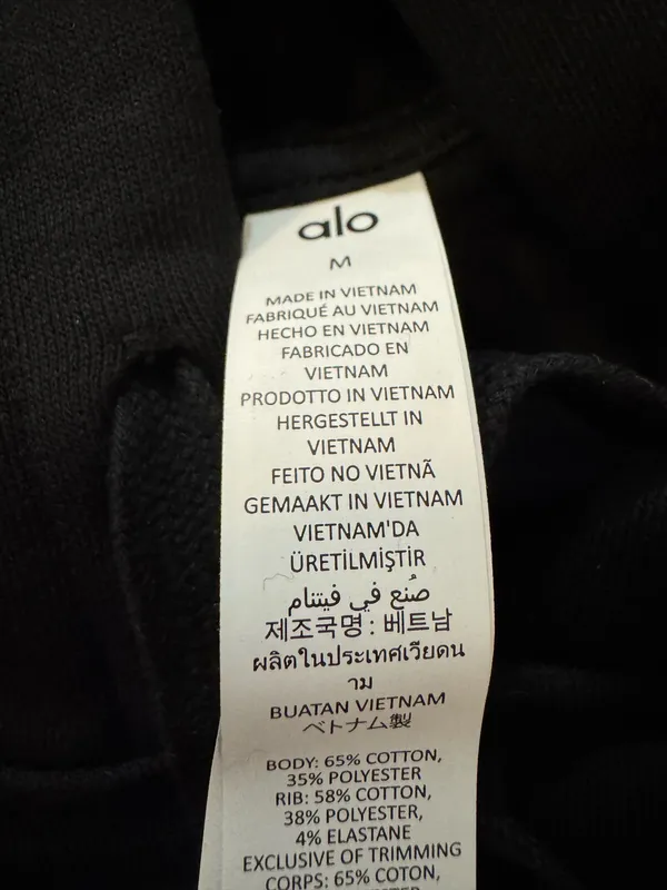 Alo yoga 1/4 sweatshirt medium  - Image 4