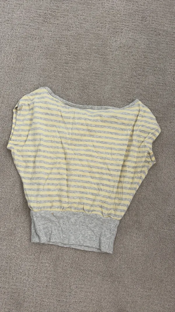 Hollister Co. yellow and gray striped crop top in a S #hollister #stripes - Image 3