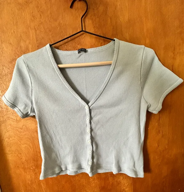 Brandy Melville Button Crop Top - Image 3