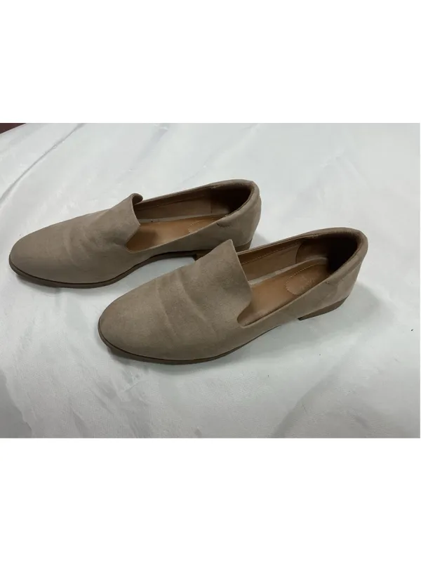 Universal Threads Womans Universal Thread Slip On Loafers 8.5 Beige Flat Heel Round Toe - Image 3