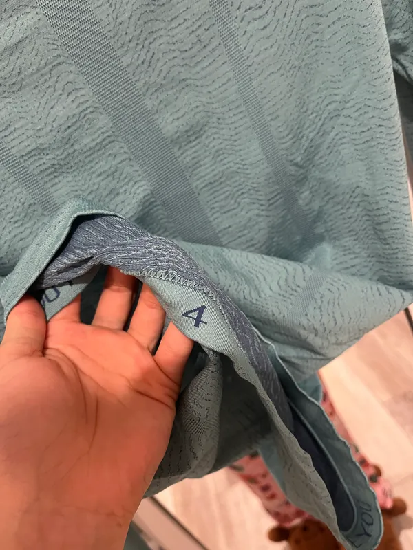Lululemon Teal Zig-Zag Swiftly Longsleeve - Image 4