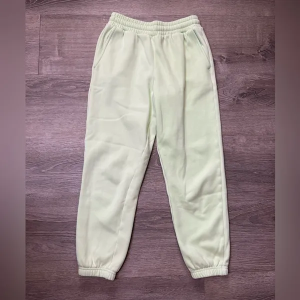 •FABLETICS• LIME GREEN JOGGER SWEATPANTS - Image 2