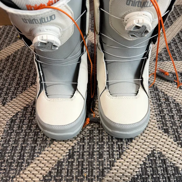 ThirtyTwo Womens Lashed Double BOA Snowboard Boots- White/Grey Size 6.5R - Image 7