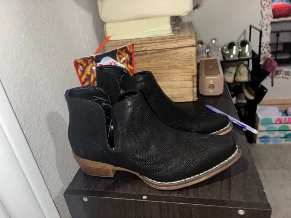 Ariat Black Roper ankle books - Image 2
