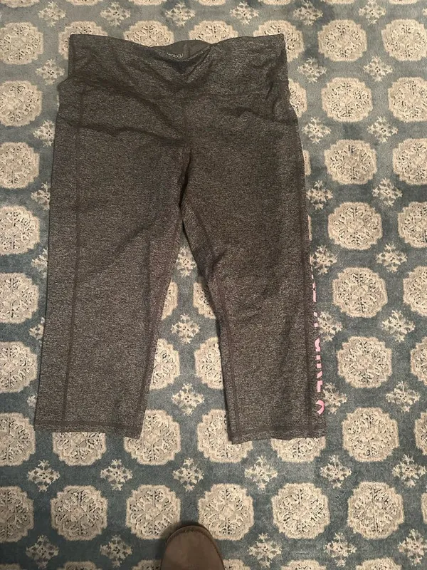 Ideology XL crop leggings grey Run Like a Girl pink logo nwot - Image 4