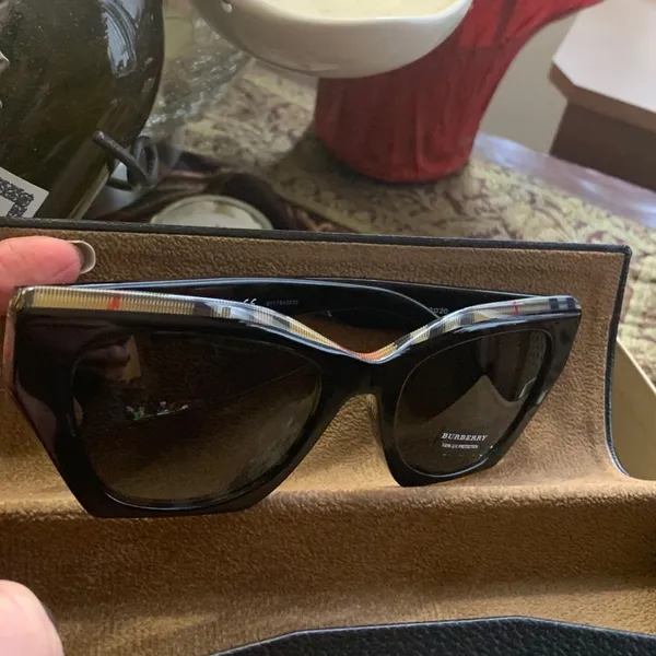 Authentic BURBERRY 52 Butterfly acetate plaid logo Sunglasses - Image 5