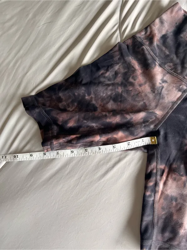 Lululemon Align Super High Rise Shorts 8” Diamond Dye Graphite Grey Pink Sz 2 - Image 6