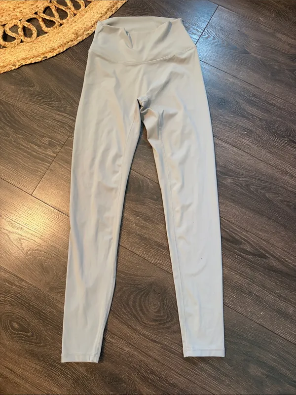 NVGTN Seamless High-Waist Leggings in Pale Gray - Image 3