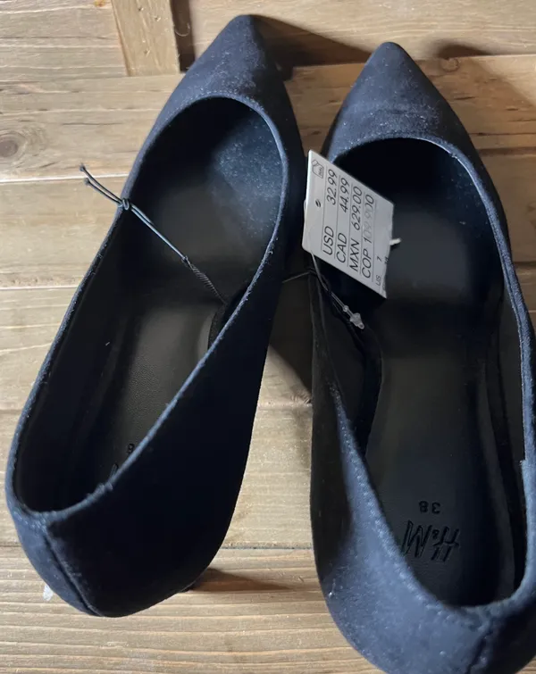 H&M Black Suede Pumps Shoes size 7 - Image 2