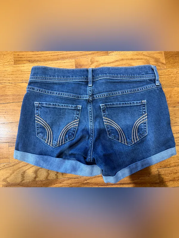 Hollister Women's Dark Blue Distressed shorts - Image 3