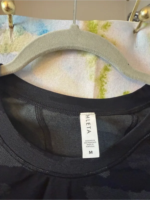 Athleta Women’s short sleeve tee. Size medium. Camo - Image 2