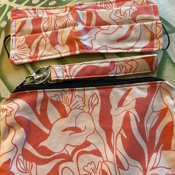Handmade Tropical Floral Pouch and Face Mask Set Coral Pink White Zippered Wristlet 2pc - Image 2