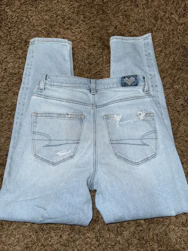 American Eagle Mom Jeans - Image 4