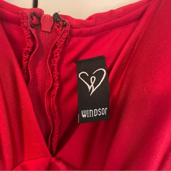 Windsor Women's‎ Red Ruched Mini Dress Size Small V-Neck - Image 3