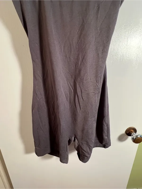 Women’s Size Small Athletic Romper Short Sleeve Open Back Dark Gray Scoop Neck‎ - Image 3