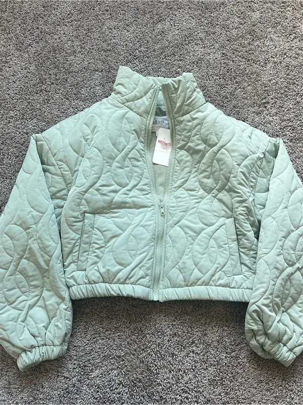 Le Lis Quilted Cropped Puffer Jacket in Mint Green - Image 5