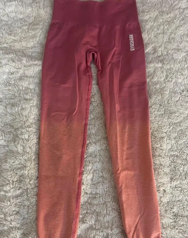 Gymshark Ombre Sports Bra and Leggings Set - Orange and Pink - Image 4