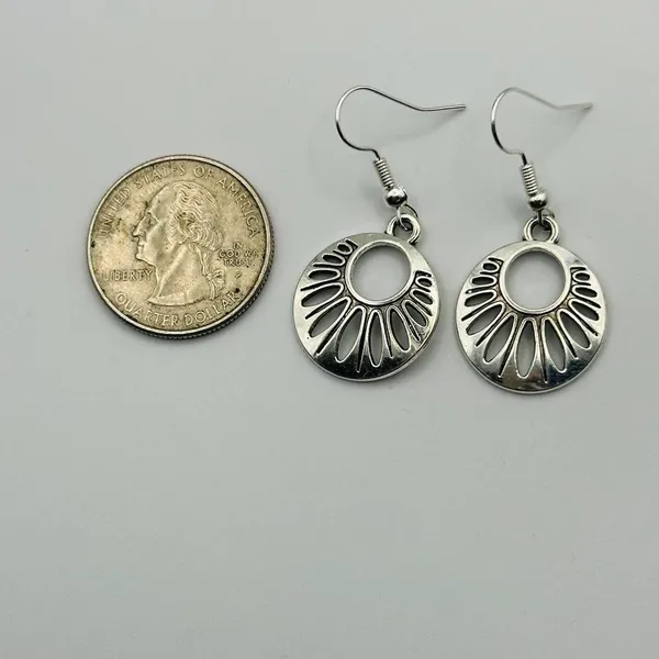 Silver sun ray Earrings - Image 4