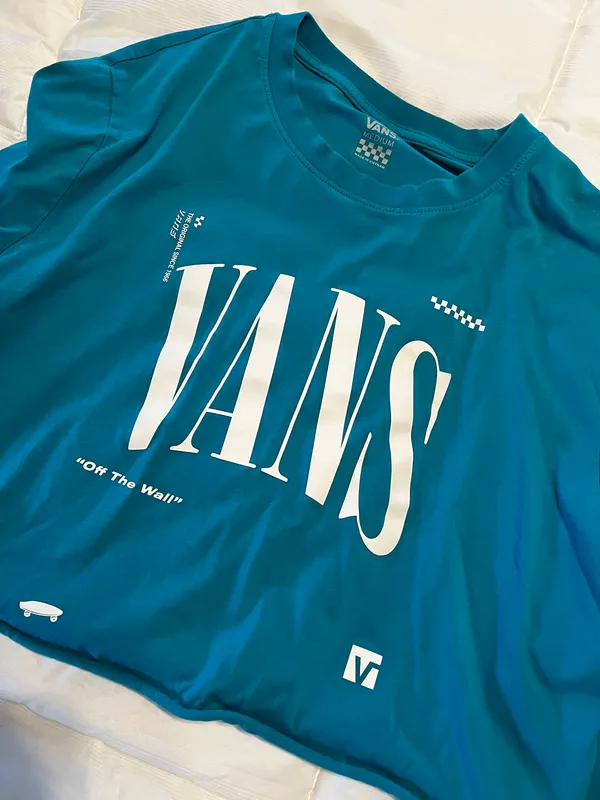 Vans Women’s cropped Long Sleeve Shirt - Image 4